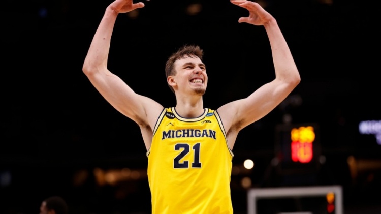 高个球员本 高个球员本