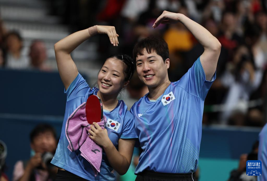 从京媒的披 从京媒的披